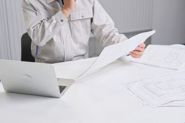 現場男性・スマホで連絡・裁量を持って完結
