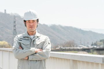 電柱高所作業・最高峰の技術者へ